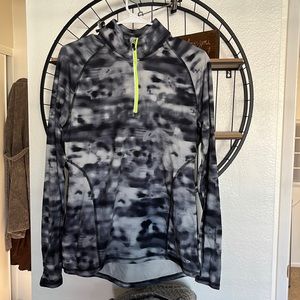 Medium cute athletic long sleeve shirt/jacket